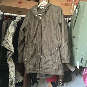 avenue brand camouflage print suede like material rain jacket